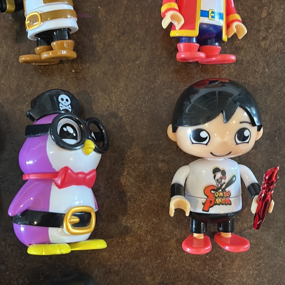 Lot of Ryan’s World Figures with Accessories - Picture 10 of 12